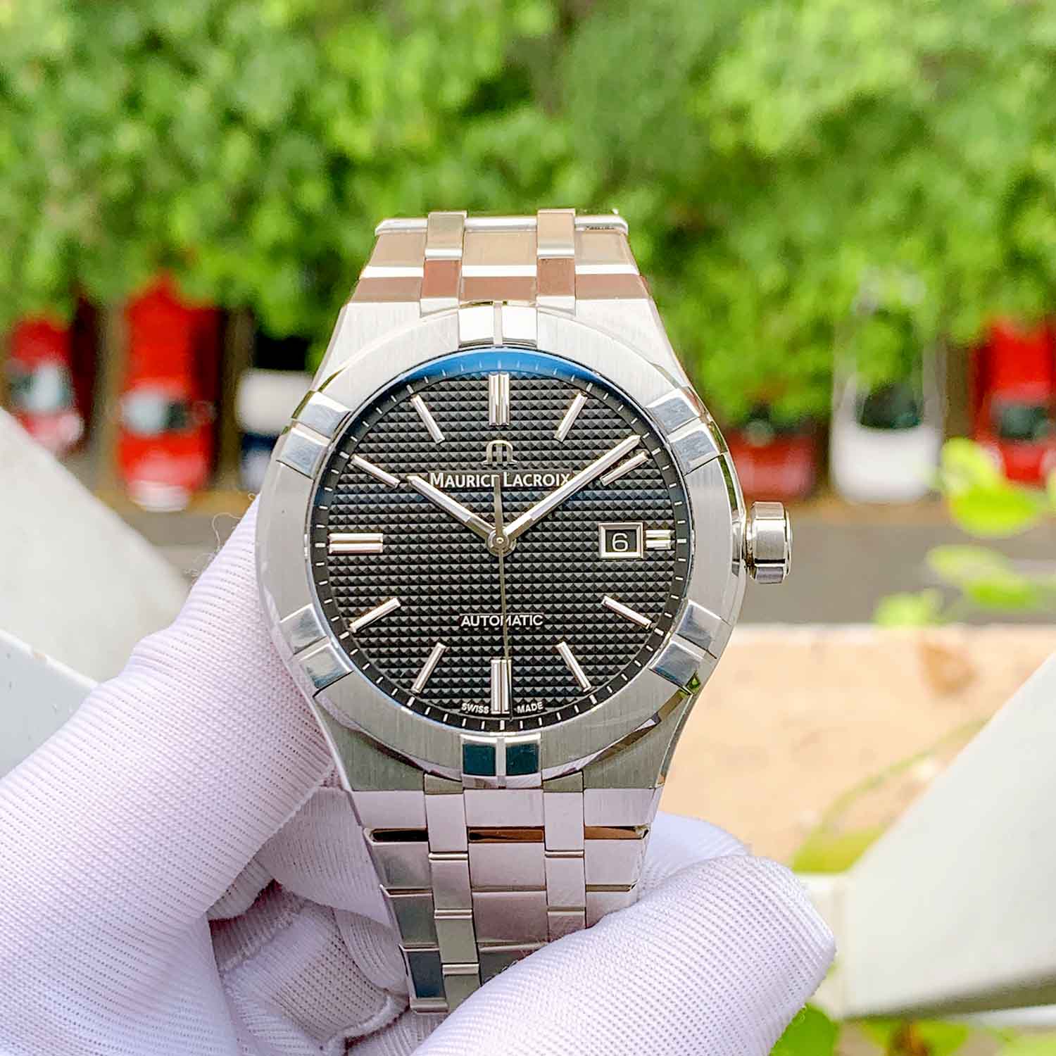 Maurice Lacroix Aikon 42mm AI6008SS0023301 Used